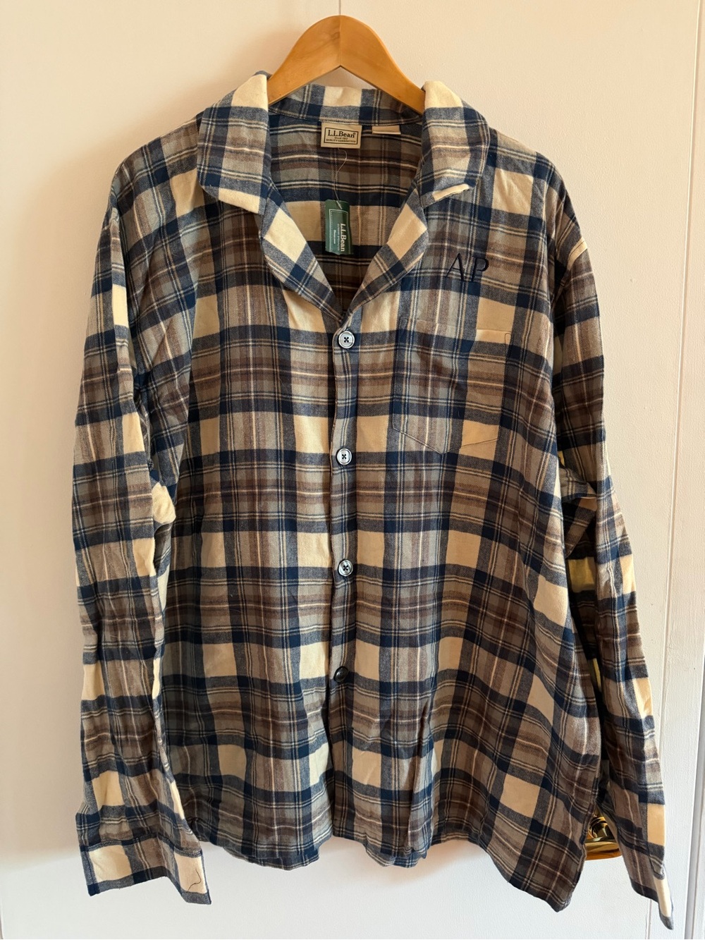 NWT L.L. Bean Men’s Blue & Cream Plaid Button-Up Pyjama Style Shirt